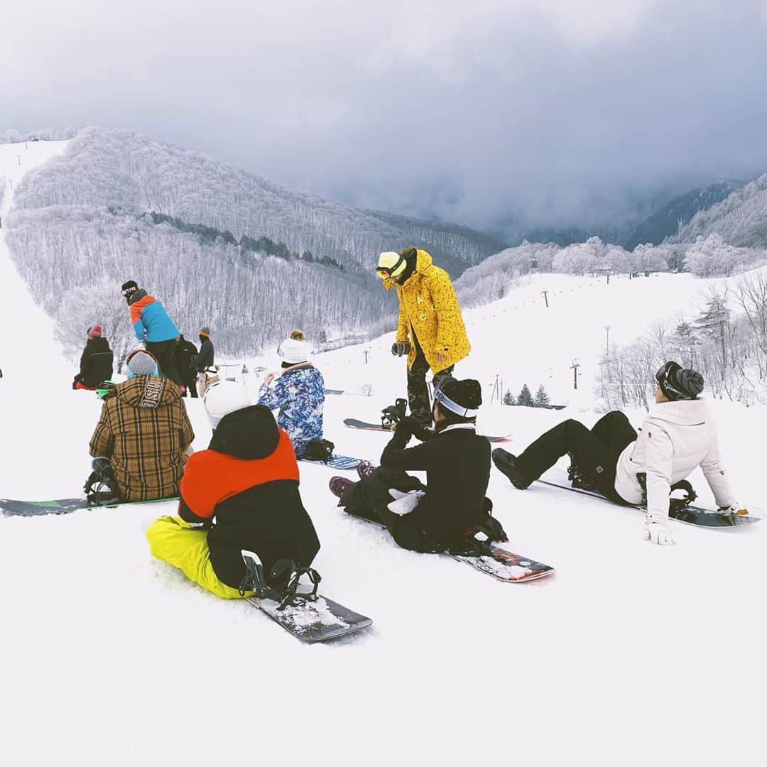 岡本夏美さんのインスタグラム写真 - (岡本夏美Instagram)「#御曹司ボーイズ はじまってます🏂 後ろ姿で誰か分かるようになるまで みてくださいっ」5月19日 22時21分 - okamoto_natsumi