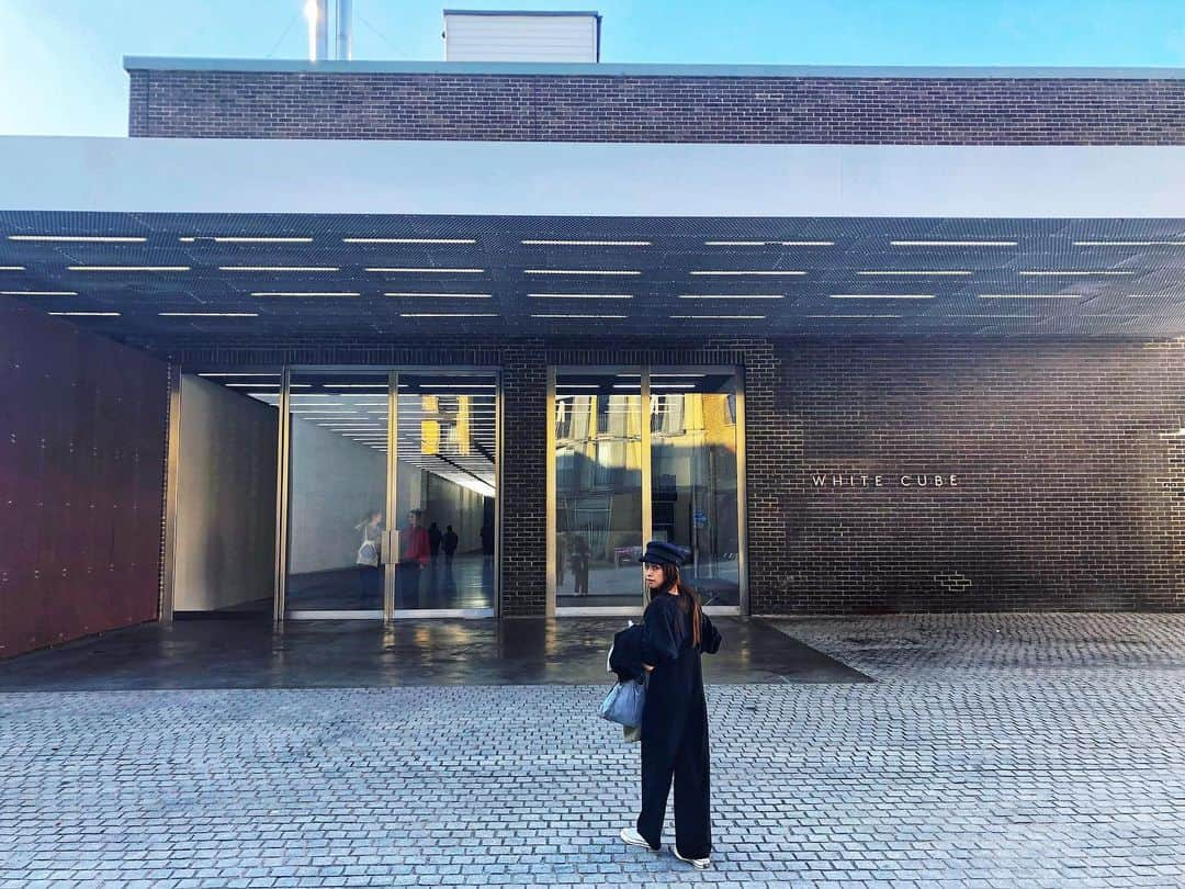 木野園子さんのインスタグラム写真 - (木野園子Instagram)「随分前に行ったWHITE CUBE @whitecubeofficial でやっていたDoris Salcedo という方のexhibition素敵だった✨  どこかへ行きたい。  #Unitedkingdom #UK #イギリス #🇬🇧#london #ロンドン #trip #travel #旅 #旅行 #WHITECUBE #gallery #art #contemporaryart #アート #現代アート #現代美術 #美術 #ギャラリー #ホワイトキューブ」5月19日 22時23分 - kinosonoko