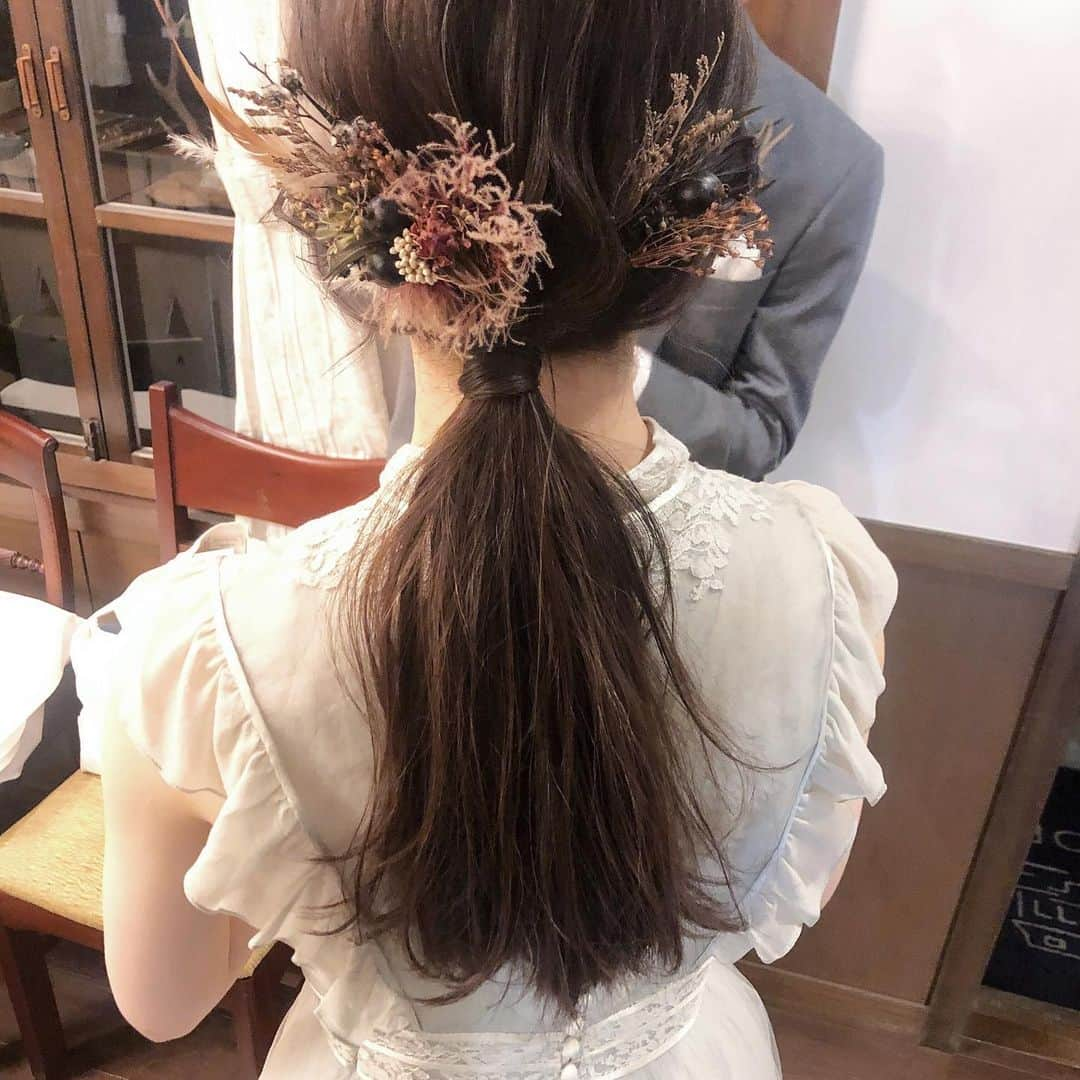 yuudaiさんのインスタグラム写真 - (yuudaiInstagram)「さらっとまとめたお洒落ポニーテール☺️💐 抜け感大切です🤲✨ hair by @yuudai.bridal」5月19日 22時28分 - maison.de.rire