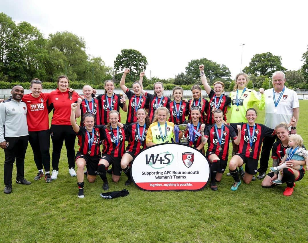 AFCボーンマスさんのインスタグラム写真 - (AFCボーンマスInstagram)「Congratulations to our Women’s team... Chairman’s Cup winners 💪 #afcb 🍒」5月19日 22時28分 - afcb