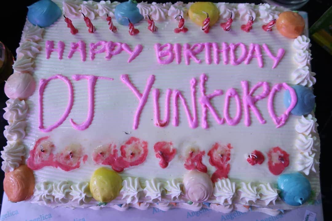 DJ DAIKI（若林大輝）さんのインスタグラム写真 - (DJ DAIKI（若林大輝）Instagram)「Happy Birthday today Yunkoro😉 . 本日ゆんちゃんのバースデーで セブチームでお祝いしました✌️✨ . 誕生日って祝わせてもらっている こちらも幸せになるよね🙋✨ . ゆんちゃんお誕生日おめでとう😊  そしてれみちゃんも JELLY8年間お疲れ様でした👏✨ . 仲間たちと皆でワイワイ 最高に楽しい時間🙌🙌🙌 . @yunkoro519 @remi_1103 @yuji_kabe @mitsutaka_suzuki」5月19日 22時36分 - daiki.wakabayashi