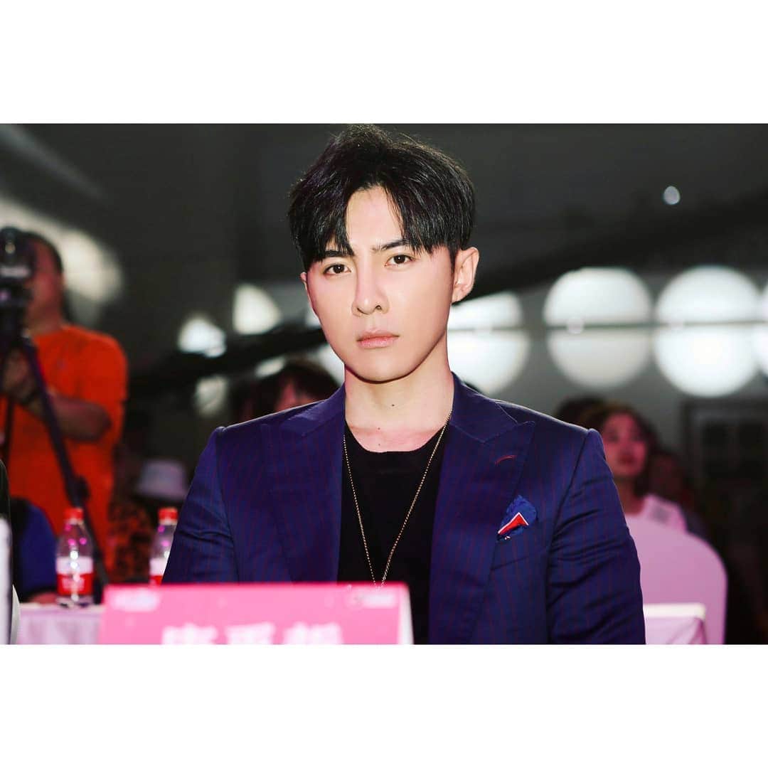 ダンソン・タンのインスタグラム：「✖✖ #DT #唐禹哲 #HOTHEART #SEVENDAYS」