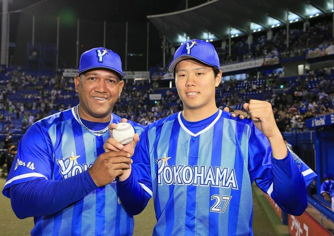 上茶谷大河のインスタグラム：「昨日初勝利できました！ 応援ありがとうございます！ ここからどんどん勝てるように頑張ります💪  今永さんのコメント……僕自身が盛りに盛りすぎたため「そんなこと言ってねーやん！」って言われました笑 みなさんすみません。 記者さんすみません。 今永さんすみません。」