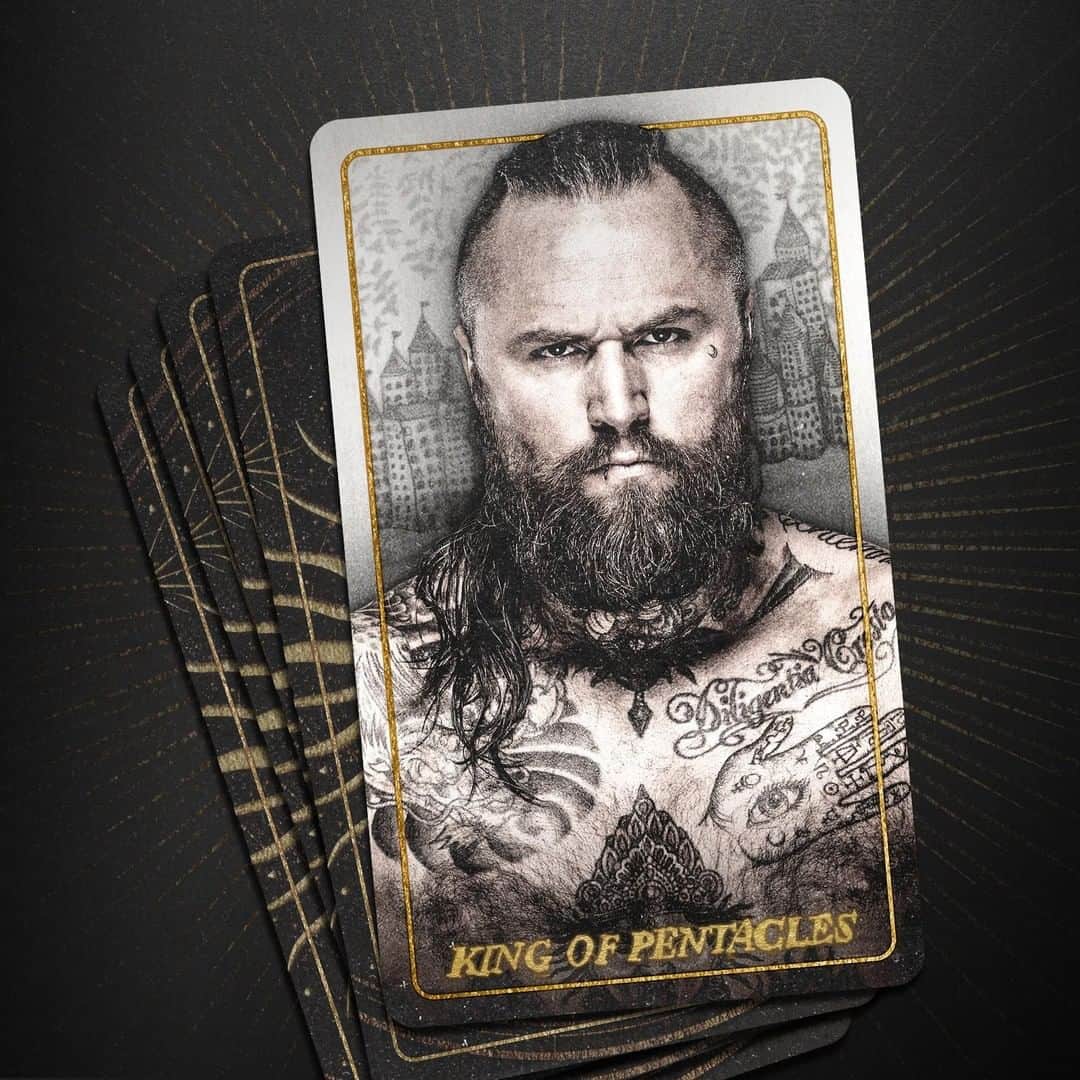 WWEさんのインスタグラム写真 - (WWEInstagram)「What do the cards have in store for you today? #HappyBirthdayAleister #FadeToBlxck @aleister_black」5月19日 23時00分 - wwe