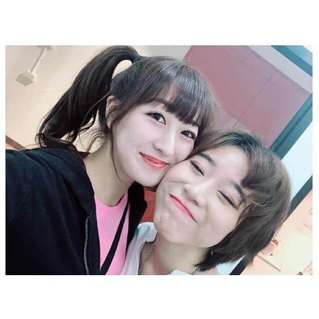 のインスタグラム：「ขอบคุณ สำหรับ Theatre ทั้ง2วัน นะคะ🥰💜 รินะ สนิท กับ @panda.bnk48official ค่ะ😘💕 รัก น้าาาาาาา😋  2日間劇場公演ありがとうございました🥰💜 Panda(パンダ)と仲良しなの😘💕 大好きー😋  #pandabnk48 #izurinabnk48 #izutarinabnk48 #rinaizutabnk48 #izurina #izutarina #伊豆田莉奈 #いずりな #bnk48theatre #bnk48thecampus #bnk48 #welovebnk48」