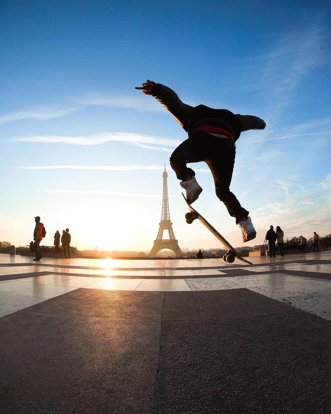 goproさんのインスタグラム写真 - (goproInstagram)「@GoProFR, taking over + giving you a #TravelGuide to France. 🇫🇷 • 1/6: Sunrise skate in front of the #EiffelTower. Bucket list, check ✔️. 📷 @timothemw 📍 Paris, France • 2/6: Explore the turquoise water canyons of the Verdon river. 📷 Juan Vidalll 📍  Les Gorges du Verdon, France • 3/6: Hard to get better views of the #MontBlanc Massif. ProTip: Make time for little French towns in Haute-Savoie. 📷 Jean-Frederic Fuchs 📍 Chamonix Valley, France • 4/6: #OptOutside + head to #Etretat, a little town in Normandie. 📷 @nicolas.thiou 📍 Etretat, France • 5/6: Creativity in iconic locations with #GoProFusion. 📷 @elmundode_alissa 📍 Paris, France • 6/6: Travel solo or travel together. Whatever you do, travel to France. 📷 @Girl_lovinglife 📍 Calanque D’en-Vau, France • • • #GoProFR #GoProTravel #TripOn #France」5月19日 23時15分 - gopro