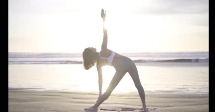 のインスタグラム：「【6/9初披露✔️YOGA Ayurveda】  6/9 sun. YOGAWOMAN🥀 @yogawoman_jp  17:30-18:30 Sayaka Okaの"conditioning yoga"にて現在温めているAyurvedaをテーマにしたヨガクラスを初披露させて頂きます。この日を境に、わたしのヨガクラスは"Ayurveda yoga"として進化させていきます。  腸の活性化、全身のコンディショニングをテーマに内臓機能活性化を促すヨガをメインにお伝えしてきた私ですが、私は"腸活" は勿論のこと、"コンディションを整える、パフォーマンスを高める" "美しくなる" "幸せになる…この全てを叶える為にAyurvedaが有益に働くツールであると確信しています。  季節に合わせた動きは勿論、それぞれの体質や時間に合わせた動きを解説をつけて誘導していく。その一つ一つの意味を五感を働かせながら紐解き、皆さまの心身が"心地の良い状態"へと導く。見る、聞く、香る、飲む、触れる、そして感じる…。実践に伴う学びの時間を是非ご体験ください✔️✔️✔️ 初披露のこの機会に是非皆様にご参加いただけますと嬉しいです!👏 @yogawoman_jp . .  また昨日、本日と2daysに渡るyolo gym @yolo.style_japan では沢山のお客様と時間を共に過ごすことができて充実していてとても幸せでした。今回もステキな講師陣の皆様とご一緒させていただき光栄でした。そして最後になりましたがyolo関係者の皆様、いつも本当に有難うございます。  さて、明日はいよいよ、初の管理栄養士コラボとなる @super8_studio での、食のセミナーイベントです🔥  明日は久しぶりに私が料理を振舞います。アラスカから初上陸したシスコという白身魚をメインとした和食の晩御飯。  料理提供した後は少しトークセッションに出演し、アーユルヴェーダのお話し、環境に配慮した"食"に関わるお話をさせて頂きます。  今後も楽しみな予定や企画が盛沢山。しっかり毎日コツコツ準備していますので、随時告知をさせてくださいませ👏LINE@でしか見れない情報もいつも用意しています。ご興味頂けましたらご登録くださいませ。  いつも皆様に支えられています! こらからもよろしくお願い致します🥀  #ayurveda#yoga#sayakaoka #アーユルヴェーダ#ヨガ#岡清華#管理栄養#yogayurveda#ayurvedayoga#conditioning#yogawoman#mother」