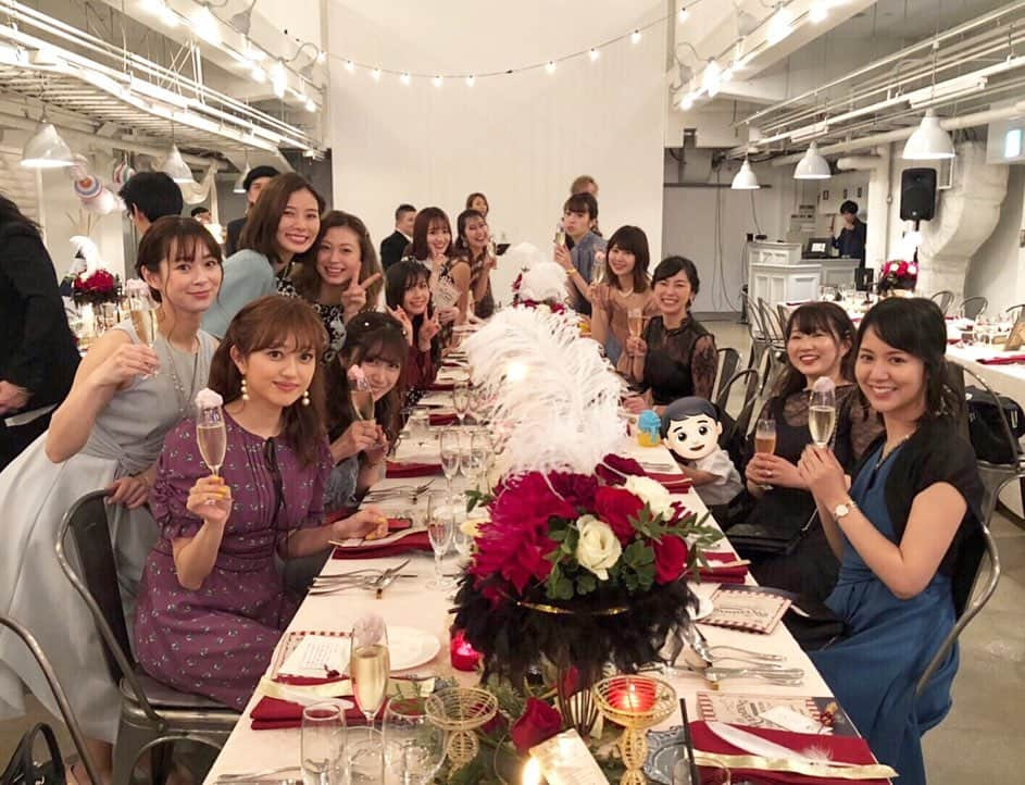 朝日奈央さんのインスタグラム写真 - (朝日奈央Instagram)「アイドリング!!!の同期だったひぃちゃんの結婚式がありました👰🏼🤵🏼💐 ひぃちゃんのドレス姿がキレイすぎて、出てきた瞬間から号泣😢💗 涙が止まらなかった。。 みんなを楽しませよう!!という、お2人の優しさと温かさが伝わって終始感動してしまいました。（ ; ; ） 大好きなメンバーが幸せそうで私も心から幸せ😭 みんなでお祝い出来て嬉しかったなぁ！ ひぃちゃん本当におめでとう💗💗💗」5月19日 23時33分 - pop_step_asahi