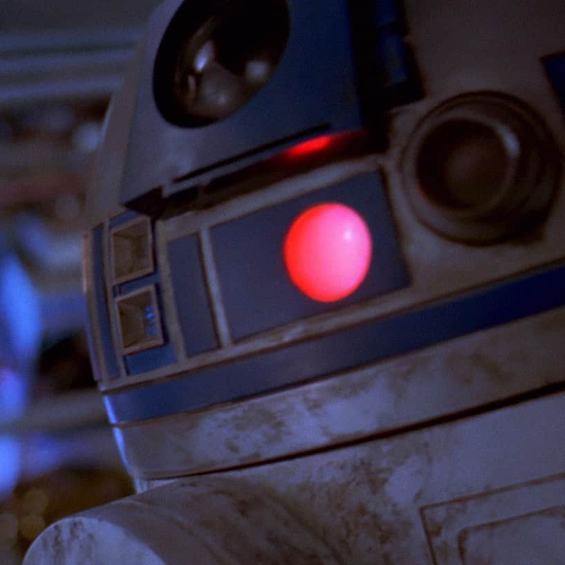 スター・ウォーズさんのインスタグラム写真 - (スター・ウォーズInstagram)「On this day in 1999, Star Wars: #ThePhantomMenace debuted in cinemas across the galaxy. What’s your favorite moment from the film?」5月19日 23時39分 - starwars