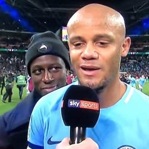 バンジャマン・メンディのインスタグラム：「Oh captain, my captain 💙 Thanks for everything u taught me, and all the attention and advices you gave me. A real honour. @vincentkompany 💙💙」