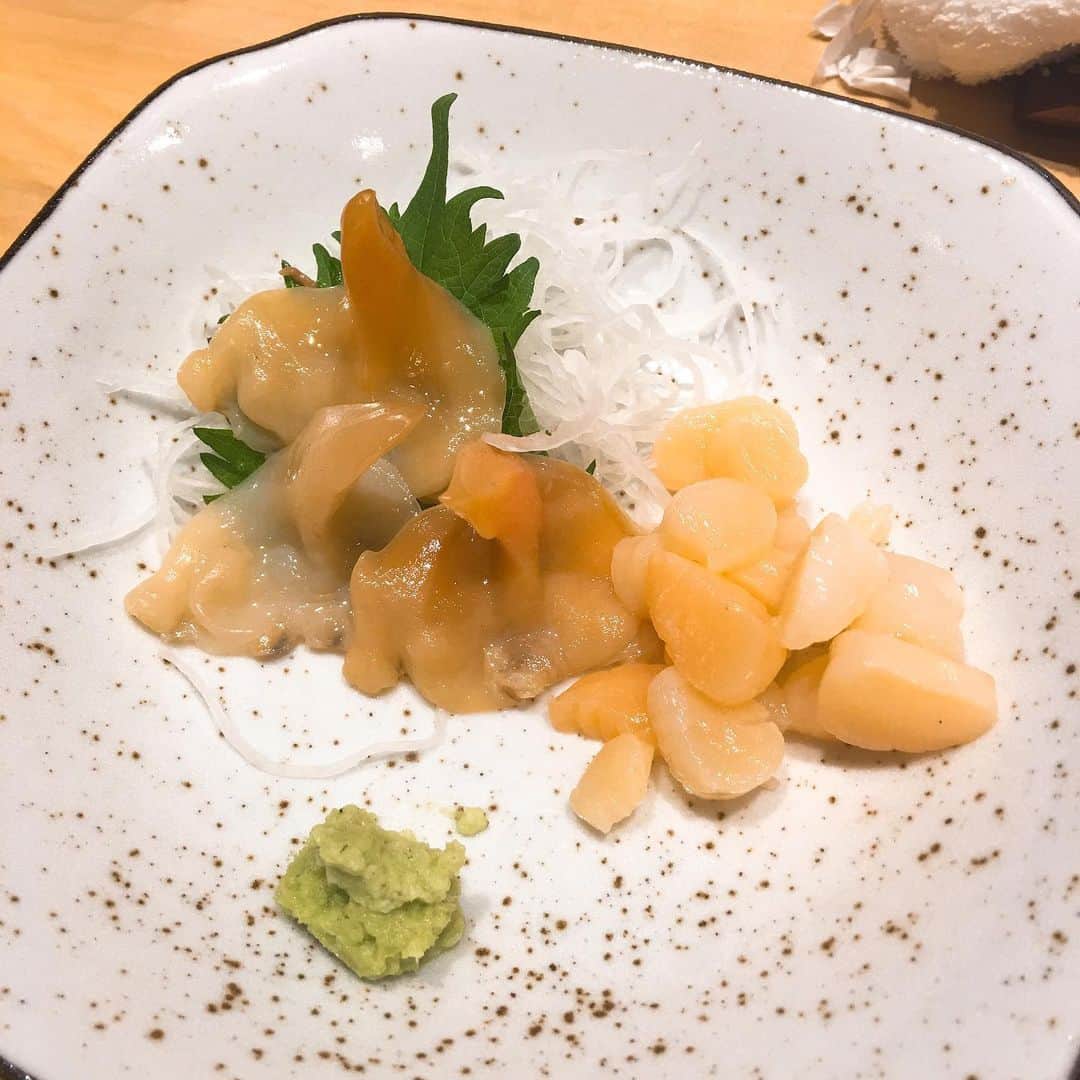 金巻ともこさんのインスタグラム写真 - (金巻ともこInstagram)「ぼぶ寿司でした🍣 贅沢したのでまた明日からがんばります💪 とにかくマグロすごかった。 #ぼぶ寿司 #寿司 #sushi #鮨」5月19日 23時45分 - tomotomoco