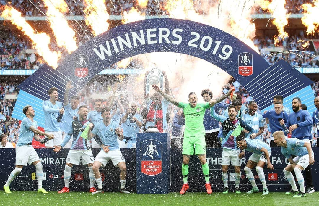 エミレーツ航空さんのインスタグラム写真 - (エミレーツ航空Instagram)「Congratulations @mancity - champions of the 2019 Emirates FA Cup. #EmiratesFACup #EmiratesAirline #FlyEmiratesFlyBetter」5月19日 23時58分 - emirates