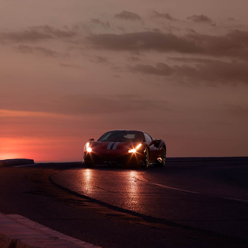 フェラーリさんのインスタグラム写真 - (フェラーリInstagram)「Greatness shines in any light with the #Ferrari488Pista. #Ferrari #DrivingFerrari #CarsWithoutLimits」5月20日 0時00分 - ferrari