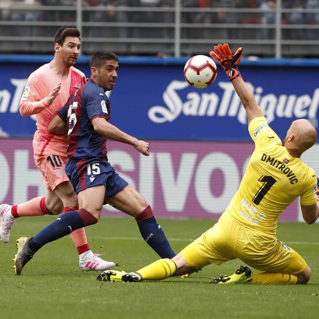 FCバルセロナさんのインスタグラム写真 - (FCバルセロナInstagram)「🚀 Two minutes, two goals = @leomessi」5月20日 0時06分 - fcbarcelona