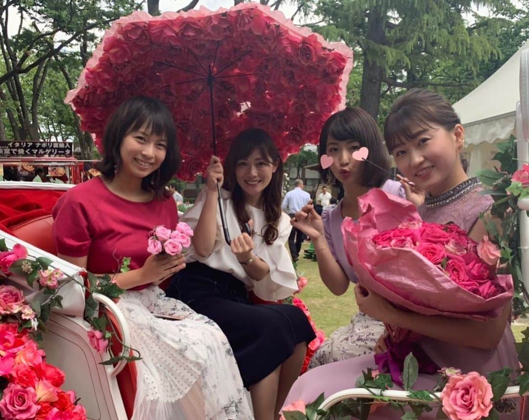 山本愛子さんのインスタグラム写真 - (山本愛子Instagram)「ローズガーデンの薔薇がとっても綺麗だったので、イベント終わりの津田麻莉奈さん、稲富菜穂ちゃん、磯道はるかちゃんと堪能してきました☆  素敵〜♥♥ #オークス #umajo #競馬場 #薔薇」5月20日 0時13分 - aikoyade1219