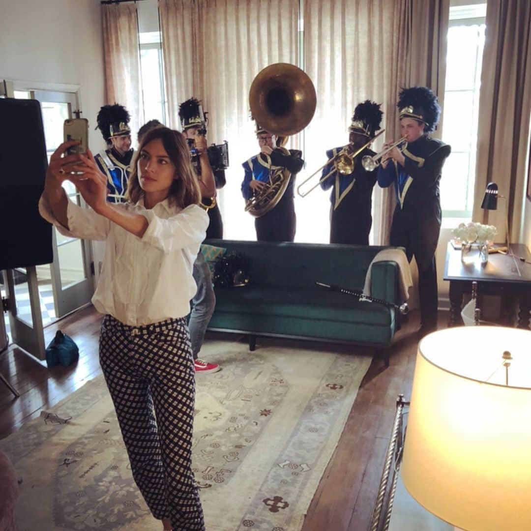 アレクサ・チャンさんのインスタグラム写真 - (アレクサ・チャンInstagram)「#Ad Peace out, LA. Thank you to @villacarlottala for being my home away from home. Next time I visit I’ll remember not to pack the grey sky. Xxx 🇺🇸🌴」5月20日 0時44分 - alexachung