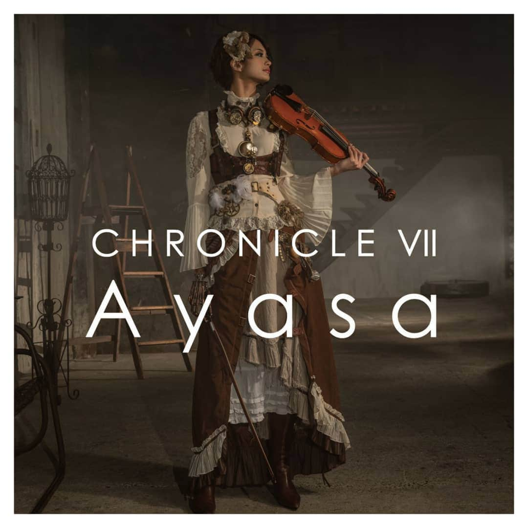 AYASAさんのインスタグラム写真 - (AYASAInstagram)「🎻🎻🎻🎻🎻🎻🎻 『CHRONICLE Ⅶ』完成⚔️ . 『CHRONICLE Ⅵ』に続きまして7月1日全世界同時配信スタートします✨ ロックなかっこよき楽曲たちが詰まった今回の作品！！ . Composer&Producerにロス在住の宅見将典さんをお迎えしまして、なんとなんとM2「PIDE PIPER」にはGuest Guitarとして高崎晃様(LOUDNESS)にもレコーディングで参加していただきました🎸✨ ジャケット写真は「CHRONICLE V」に続き写真作家のHASEOさん(@haseo_hasegawa )✨✨ . クリエイターの神々に集結していただいて完成した『CHRONICLE Ⅶ』👑 ライブ映えもしまくりなこの曲たちを早く皆様に音源でもライブでもお届けしたい❤️ 皆様お楽しみにしていて下さいな(*´ω`*) ・ 『CHRONICLE Ⅶ』has just completed!! All pieces in this album must be the most ‘Rockish’ among my music so far✨ I’d like to provide you the opportunity to enjoy these works by sound sources as well as at live concerts.  A global release date of this album is July 1st.  Don’t miss it⚔️✨ ・ ーCHRONICLE Ⅶー M1　亡霊たちの舞踏会 M2　PIDE PIPER M3　終末決戦 M4　見果てぬ夢 M5　SWAN SONG . 収録曲「亡霊たちの舞踏会」はこちらで試聴できますっ🎧🎶 https://youtu.be/jZY4HM-cXFo ・ ・ #chronicle #chronicle7 #newalbum #7月1日 #全世界同時配信  #お楽しみに 😎⚔️✨」5月20日 0時47分 - ayasa_doya