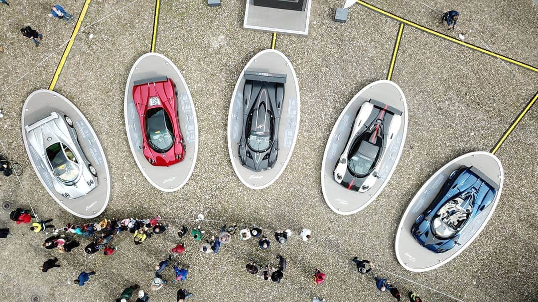 パガーニ・アウトモビリのインスタグラム：「Perfect view of the 5 beauties - the #zondacollection  #MotorValleyFest #pagani #zonda #zondac12 #zondaf #zondar #zondacinqueroadster #zondahpbarchetta #zonda20 #zonda20anniversary」
