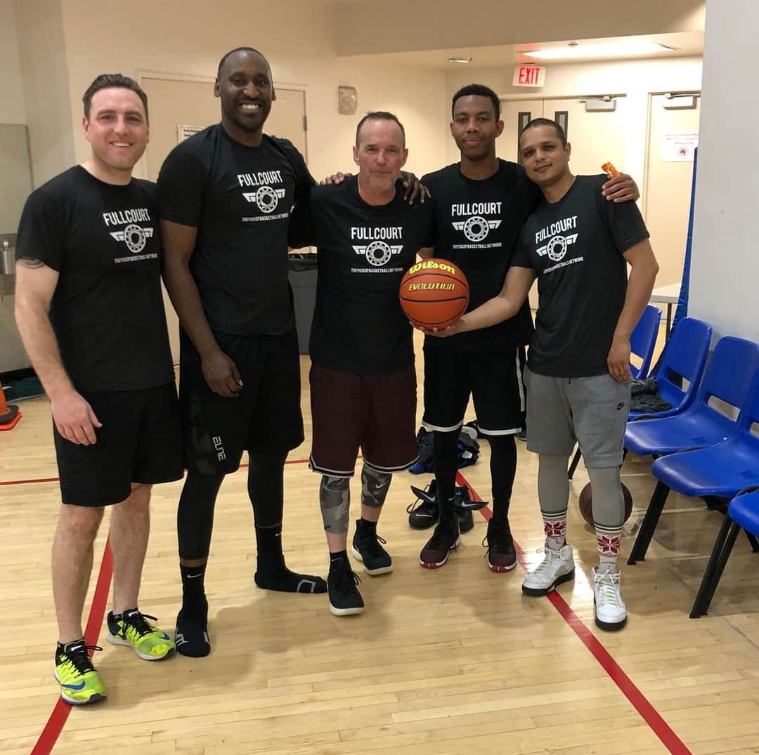 クラーク・グレッグさんのインスタグラム写真 - (クラーク・グレッグInstagram)「Always a place to ball with @fullcourtapp #sundaybuckets」5月20日 1時51分 - clarkgregg