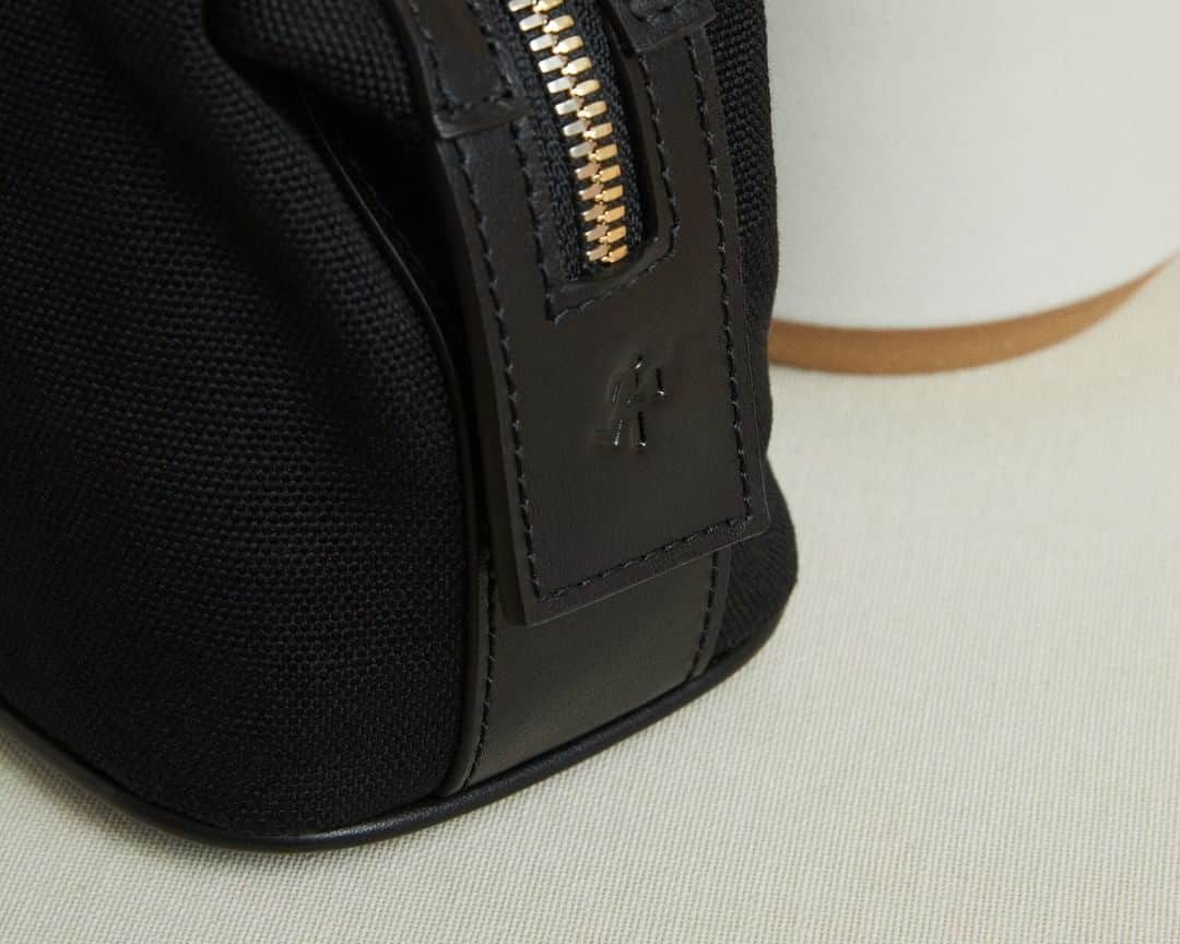 ウォントのインスタグラム：「Silver & gold zippers, fine use of materials and timeless design—a few thoughtful details of WANT Les Essentiels. — #wantlesessentiels #timeless #design」