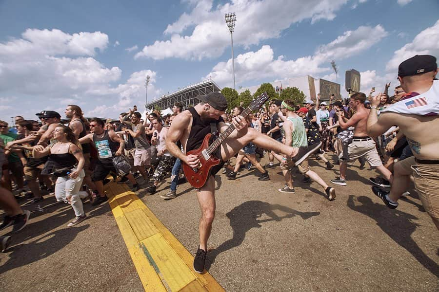 Don Brocoさんのインスタグラム写真 - (Don BrocoInstagram)「Holy shit @sonictemplefestival that was nuts 🤘🤘🤘 Mad love to everyone who came through yesterday ❤️ insane way to cap off these 🇺🇸 shows. Broco headline tour news TOMORROW 📷: @edmasonphoto」5月20日 2時37分 - donbroco