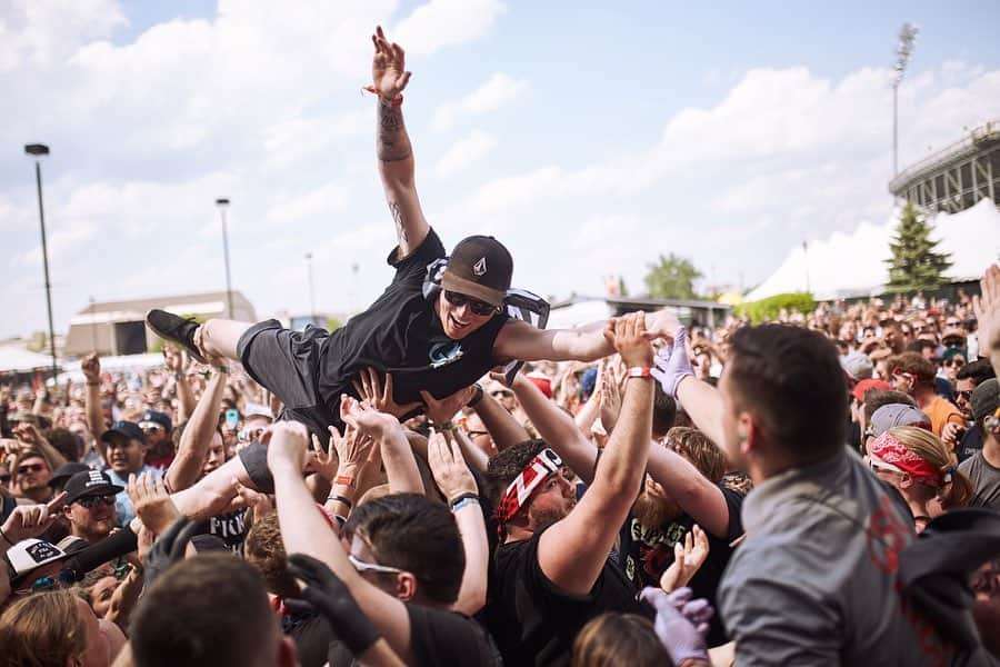 Don Brocoさんのインスタグラム写真 - (Don BrocoInstagram)「Holy shit @sonictemplefestival that was nuts 🤘🤘🤘 Mad love to everyone who came through yesterday ❤️ insane way to cap off these 🇺🇸 shows. Broco headline tour news TOMORROW 📷: @edmasonphoto」5月20日 2時37分 - donbroco