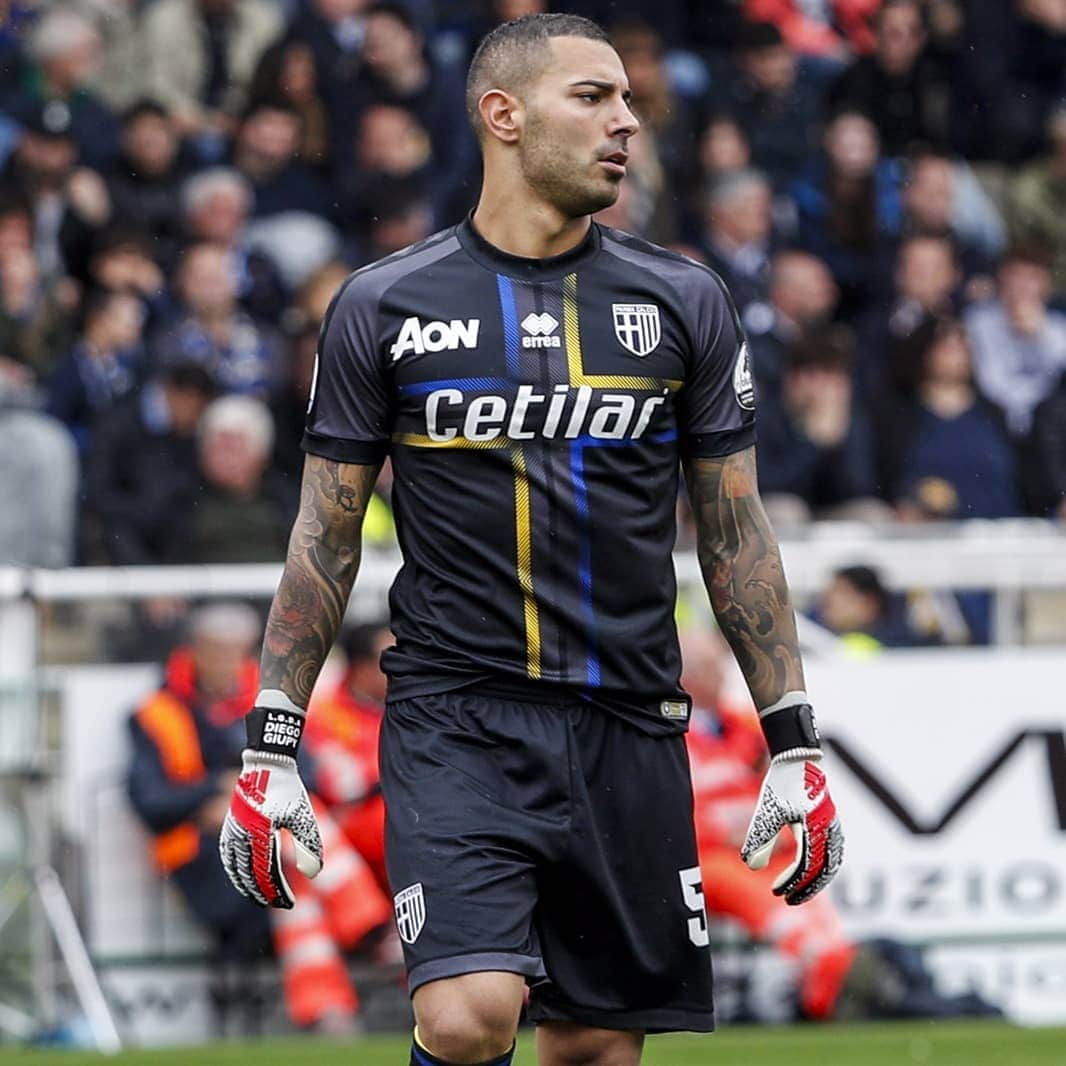 ルイージ・セーペのインスタグラム：「Il Parma l’anno prossimo giocherà ancora in A! Una soddisfazione enorme, una gioia meritata alla fine di un percorso lungo e faticoso. 💛💙 @parmacalcio1913 @seriea」