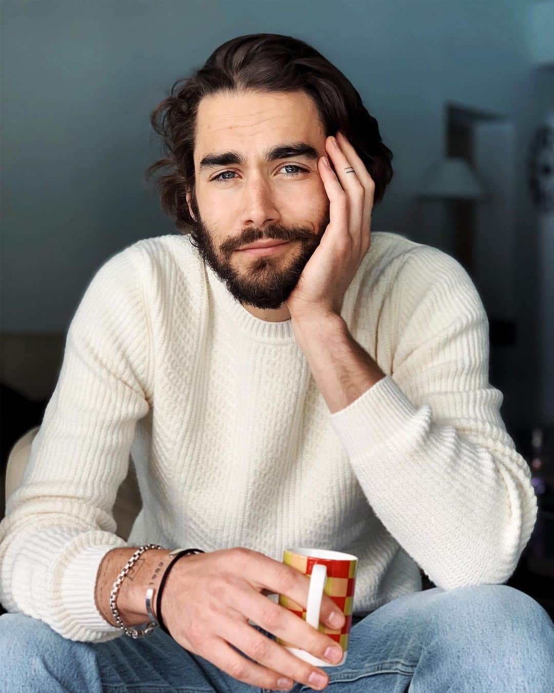 NICOLAS SIMOESのインスタグラム：「When you had not much sleep after 5 days off with your best friends 🤪☕️」