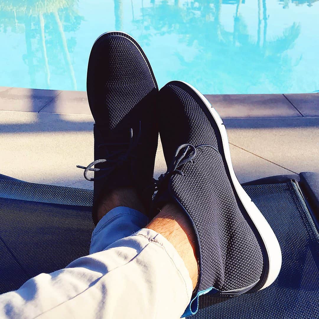 スイムズのインスタグラム：「The classic ankle boot redefined for summer. Check out the Motion Chukka in new breathable fabric + colors.	 #SS19 #mensstyle #shoesoftheday #menswear」