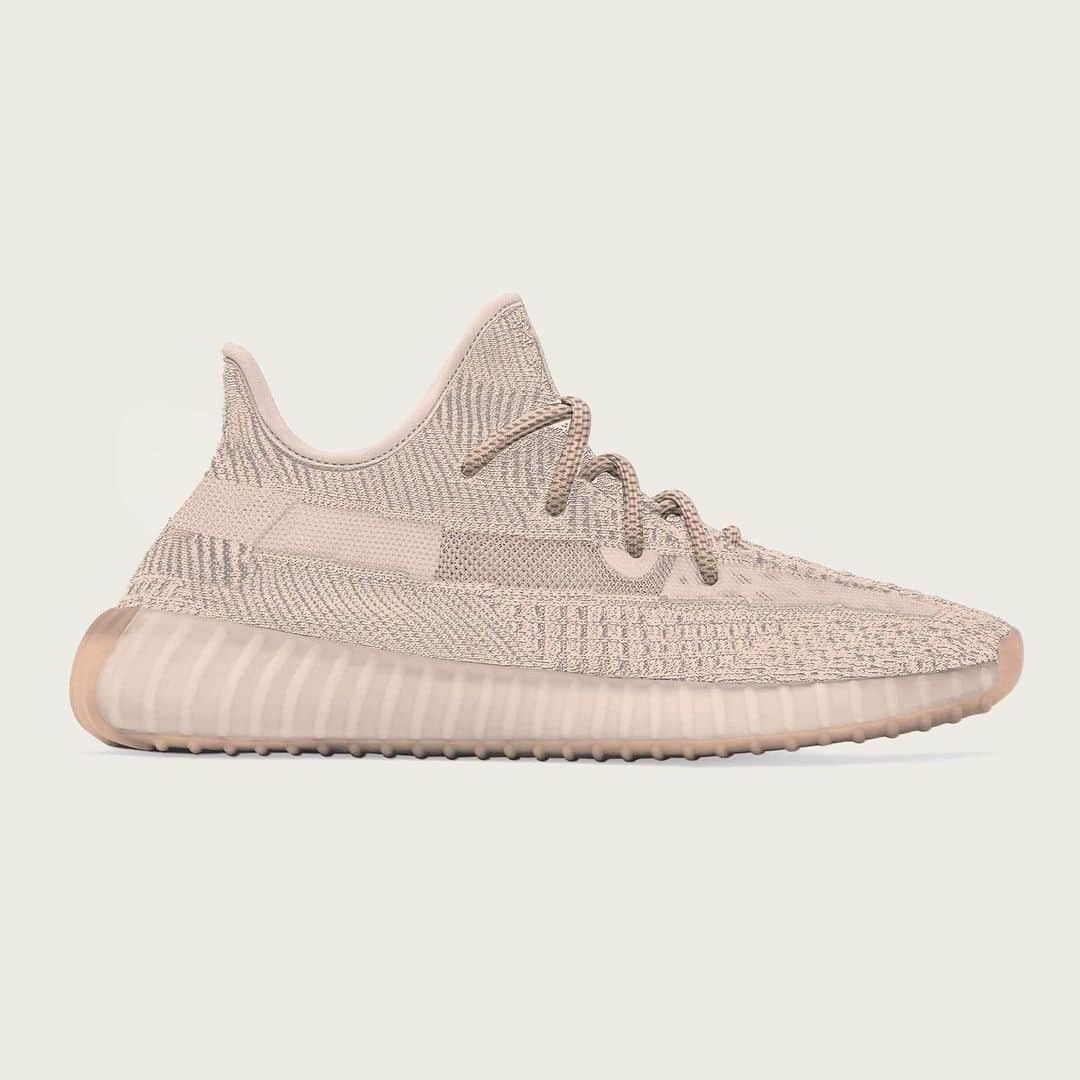 HYPEBEASTさんのインスタグラム写真 - (HYPEBEASTInstagram)「@hypebeastkicks: The @adidas YEEZY BOOST 350 V2 is slated to arrive in a “Synth” colorway. Stay tuned for its release info, and let us know if the new iteration is a cop or drop. Photo: @yeezymafia」5月20日 12時23分 - hypebeast