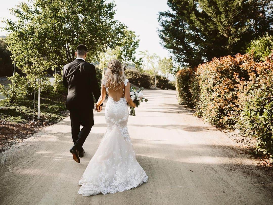 トーライ・ケリーのインスタグラム：「walking into another year w/ the dopest person i know🏆  happy 1st anniversary @acmurillo22🥂💕」