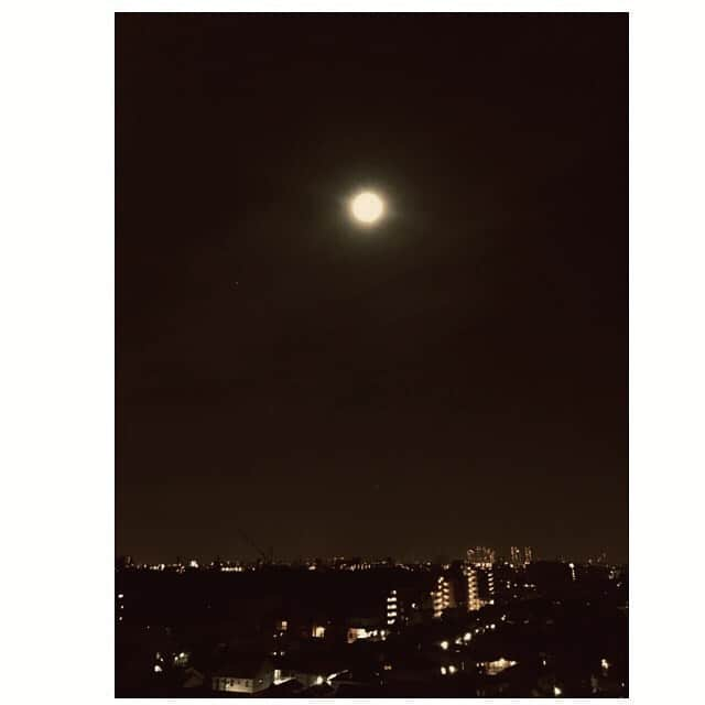 七瀬遥さんのインスタグラム写真 - (七瀬遥Instagram)「昨夜の満月🌕凄く綺麗だったよ✨  #満月#月夜#明かり#綺麗#エネルギー#power#fullmoon#beautiful#happy #smile#love#tokyo#japan」5月20日 12時34分 - haruka_mh