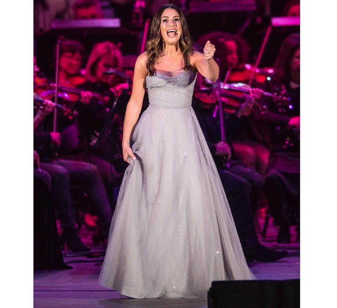 ブラッド・ゴレスキーさんのインスタグラム写真 - (ブラッド・ゴレスキーInstagram)「@leamichele performing as Ariel in “The Little Mermaid” at the Hollywood Bowl wearing gowns by @csiriano & @paolo_sebastian styled by me & @daniela_viviana 🧜🏻‍♀️」5月20日 12時25分 - bradgoreski