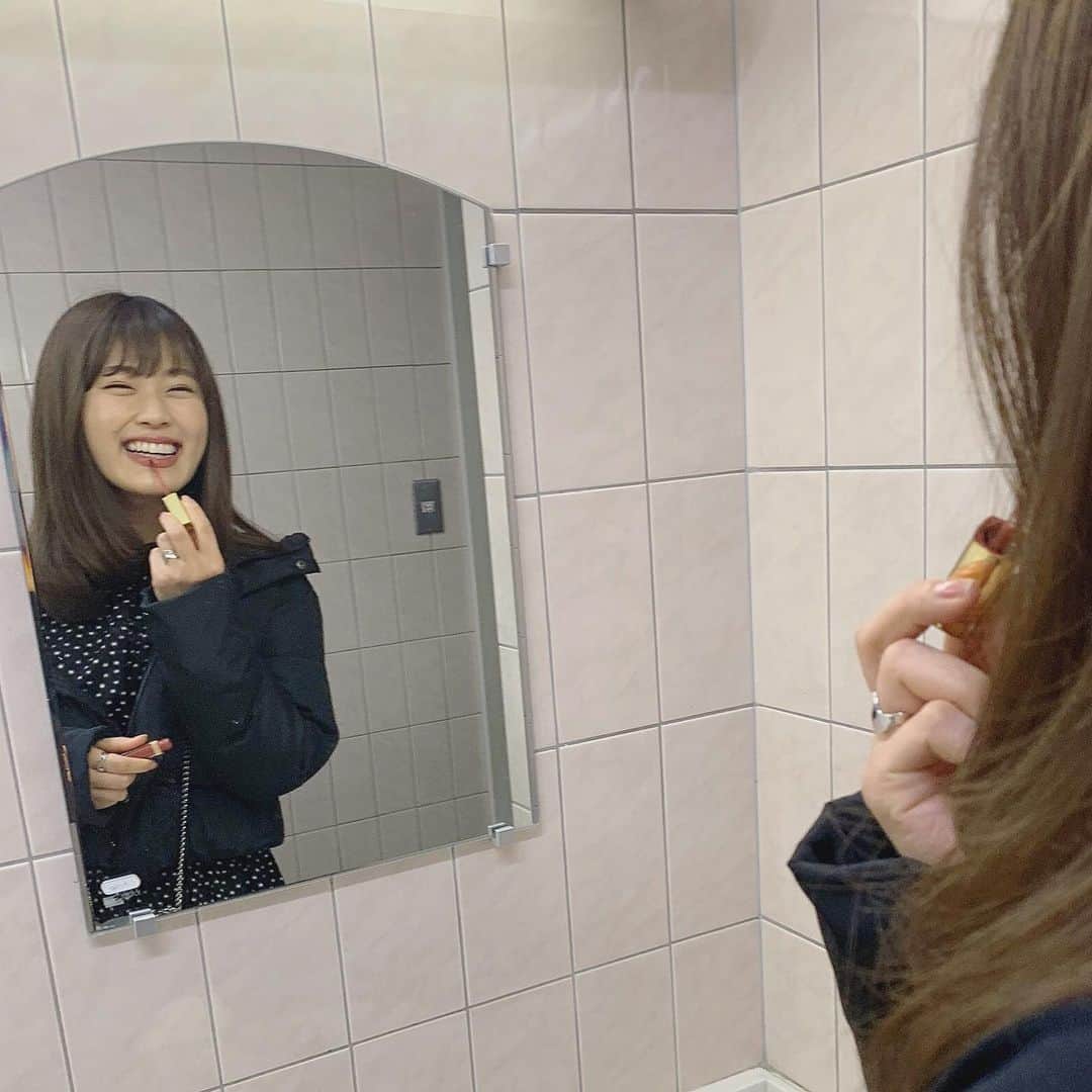 渋谷凪咲さんのインスタグラム写真 - (渋谷凪咲Instagram)「少し前の写真ですが、めっちゃ笑いながらお色直し☺️💦笑 . . 友達と久しぶりに会って、嬉しくてずっと笑ってたみたい💗笑」5月20日 12時27分 - nagisa_nikoniko