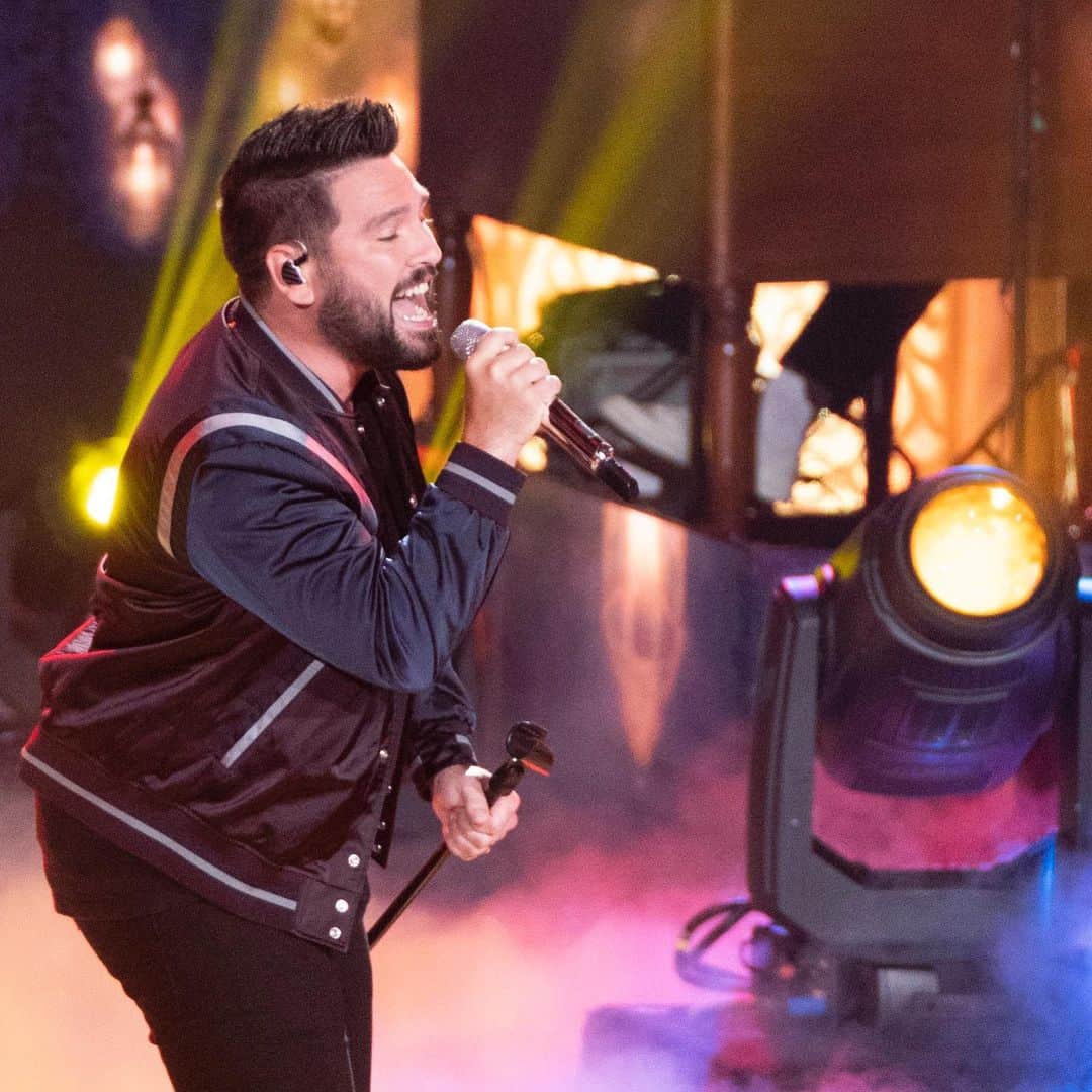 American Idolさんのインスタグラム写真 - (American IdolInstagram)「We 💙 @danandshay in the worst way, especially with a “Speechless” cameo from @madisonv! #AmericanIdol #IdolFinale」5月20日 12時29分 - americanidol