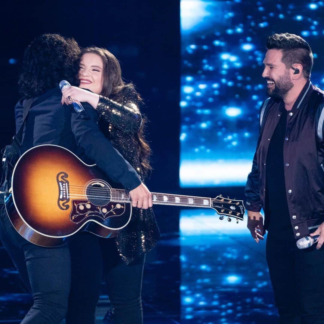 American Idolさんのインスタグラム写真 - (American IdolInstagram)「We 💙 @danandshay in the worst way, especially with a “Speechless” cameo from @madisonv! #AmericanIdol #IdolFinale」5月20日 12時29分 - americanidol