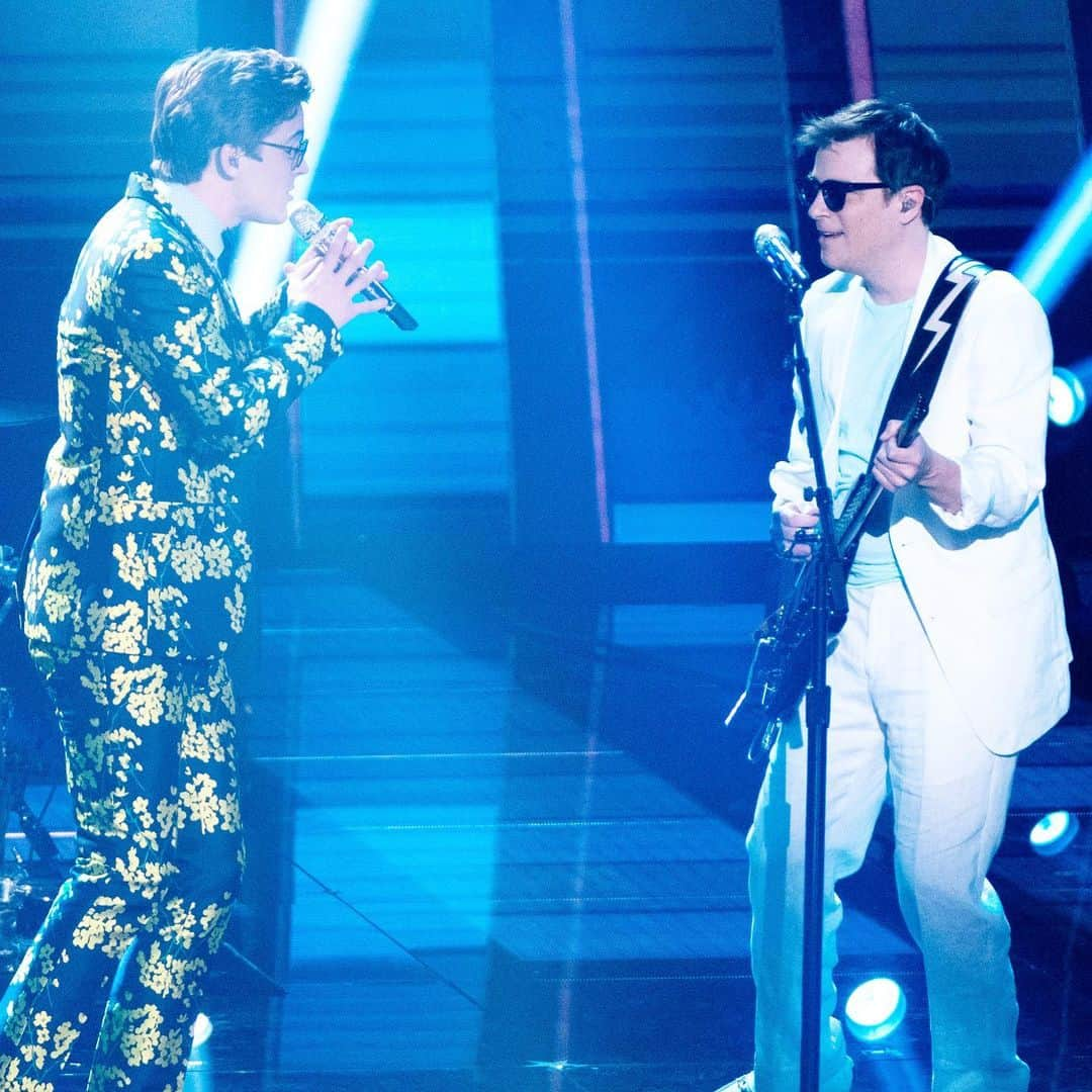 American Idolさんのインスタグラム写真 - (American IdolInstagram)「Everybody wants to rule the stage like @weezer @wadecota & @walkerburroughs! 😎😆🤓#AmericanIdol #IdolFinale」5月20日 12時38分 - americanidol