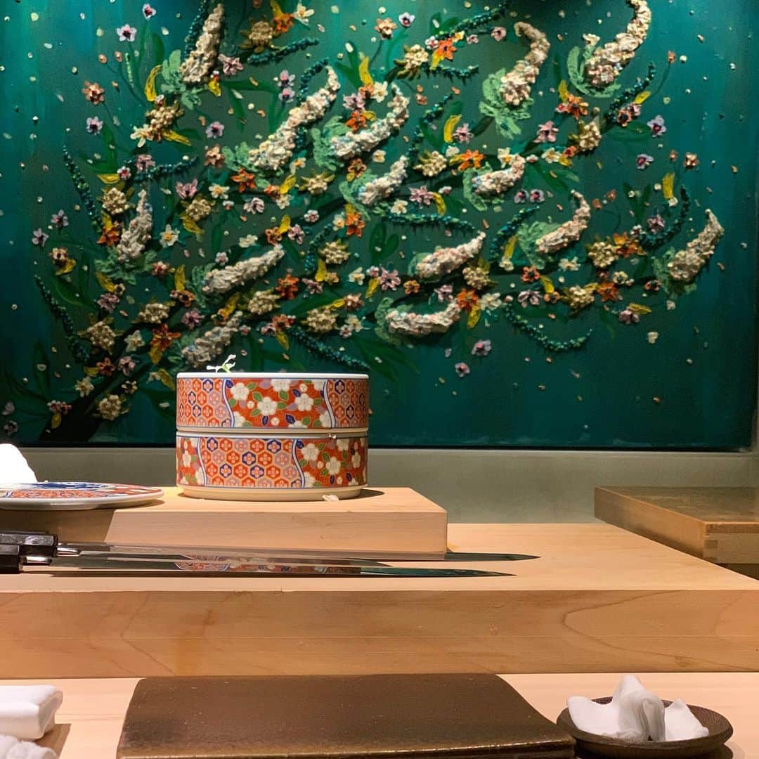 リー・ウネ・ヨンさんのインスタグラム写真 - (リー・ウネ・ヨンInstagram)「#이혜영 #tokyo #아름답고맛난스시와🍣  #나의그림들과 “I love @udatsu.sushi “ #udatsusushi」5月20日 13時10分 - leehaeyoung1730