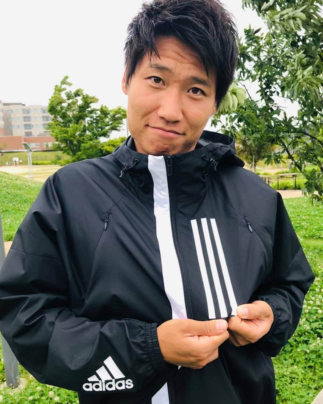 中村明彦さんのインスタグラム写真 - (中村明彦Instagram)「～ #adidas からのお知らせ～ #アディダス が誕生してから70年、このアニバーサリーイヤーにキャンペーンをやるそうです。 アディダス商品を2個（1万円以上）購入すると2000円のクーポンがもらえるそうです。 皆さんは誰に3ストライプをシェアする？ #shareyourstripes  #createdwithadidas @adidastokyo」5月20日 13時18分 - akihiko_decathlon