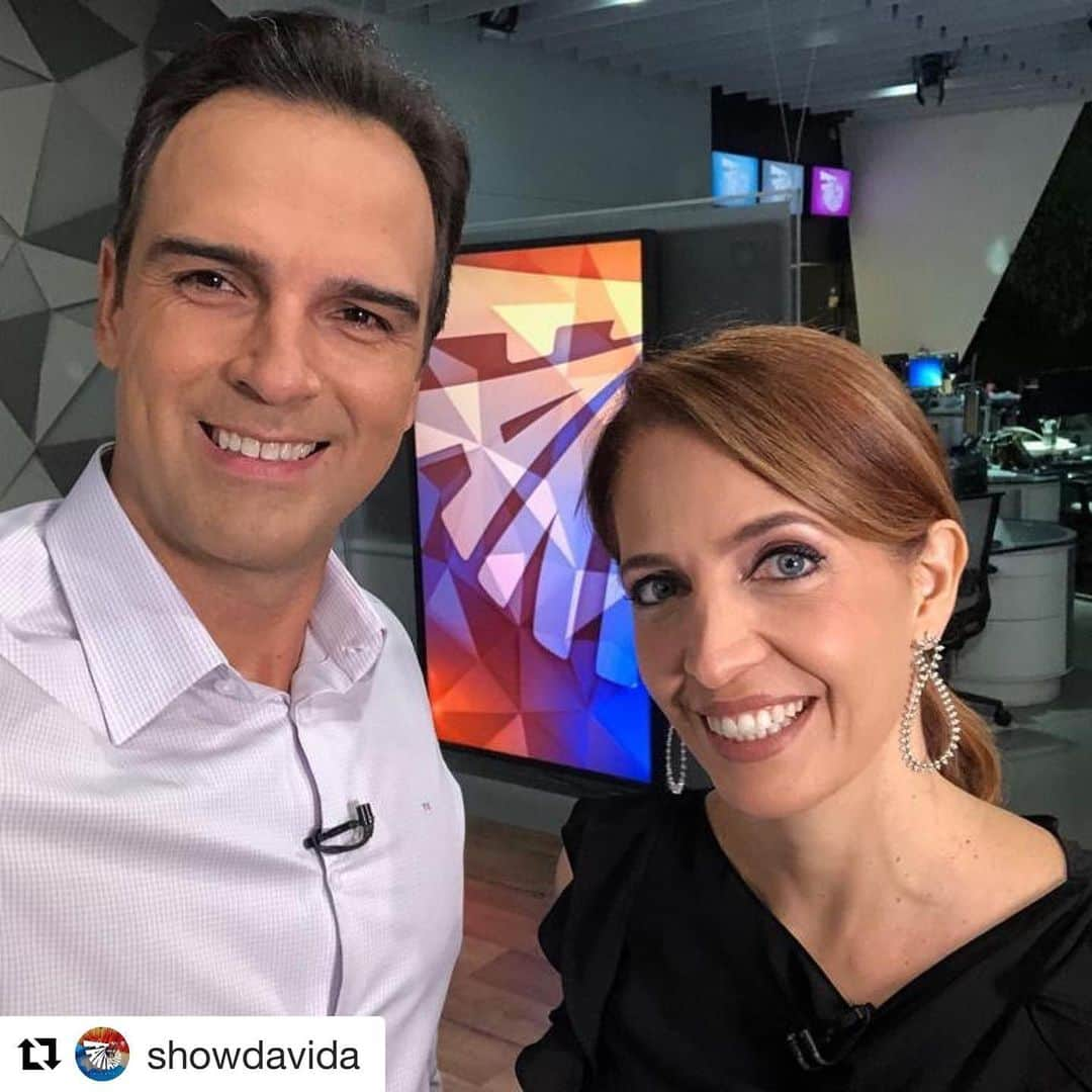 ポーラ・フェルナンデスさんのインスタグラム写真 - (ポーラ・フェルナンデスInstagram)「#Repost @showdavida with @repostapp ・・・ Boa noite! O #Fantástico está no ar com @tadeuschmidt e @polianaabritta juntos e shallow now 😁  Fechando a semana em grande estilo #juntoseshallownow com @tadeuschmidt e @polianaabritta no @showdavida  Obrigada pelo carinho de vocês. Foi FANTÁSTICO 😘」5月20日 13時21分 - paulafernandes