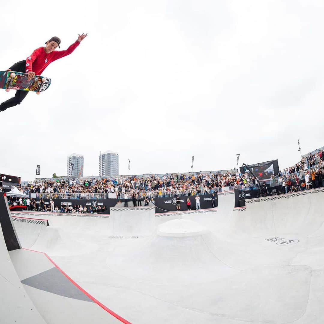 ヴァンズさんのインスタグラム写真 - (ヴァンズInstagram)「The champs have arrived🏆 For the @vansparkseries Shanghai 🇨🇳Men’s results @top.roman 🥇 @cjcollinsskate 🥈@luizfrancisco_sk8 🥉 Young Guns killed it! For the Women’s results @sakura_yosozumi 🥇 @kisanakamuraa 🥈 @yndiaraasp 🥉 Congrats to them and make sure you visit VansParkSeries.com for the full results, schedule and replay 🔉#vansskate」5月20日 13時36分 - vansjapan