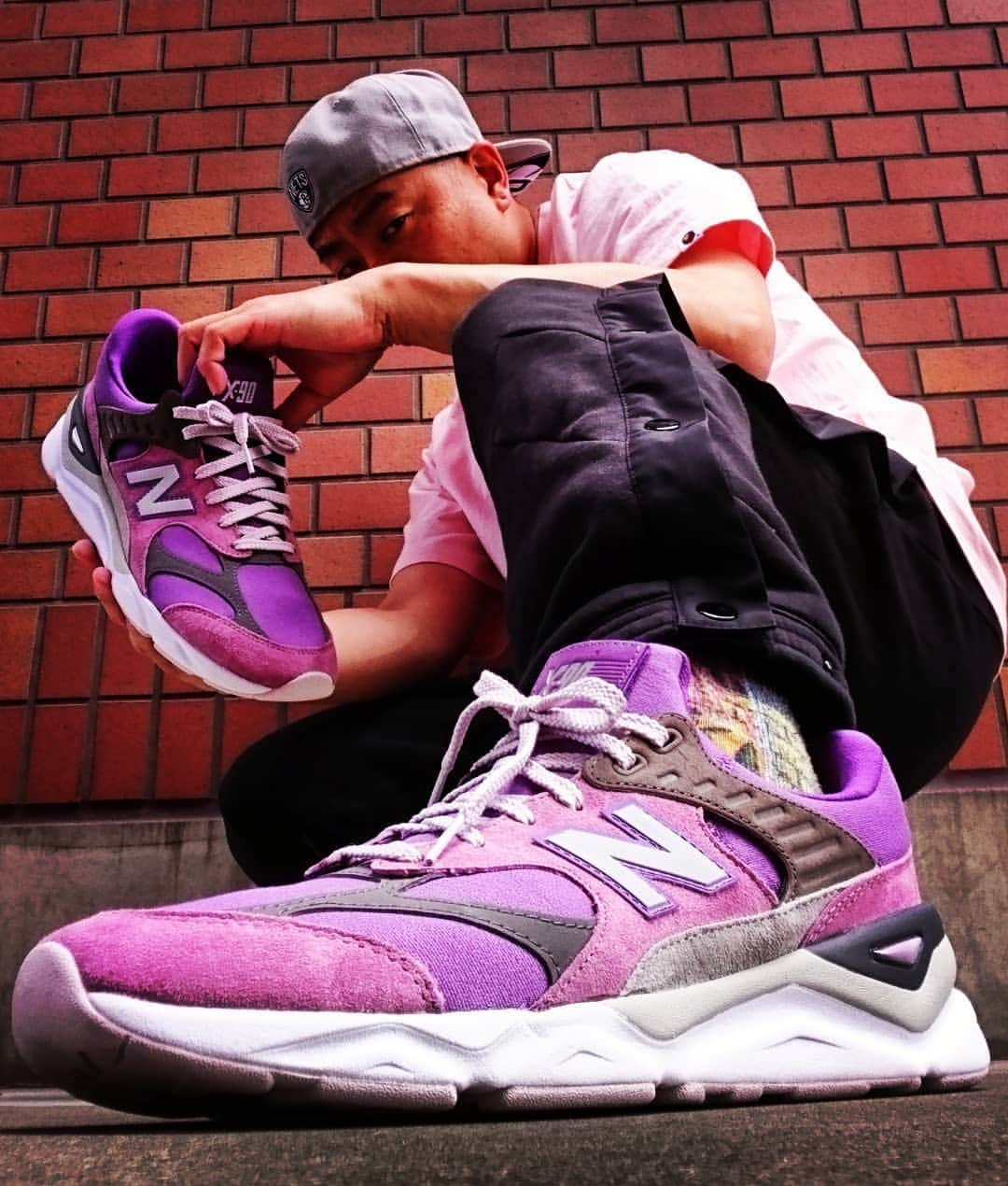 レイザーラモンRGさんのインスタグラム写真 - (レイザーラモンRGInstagram)「NEW BALANCE x END. X90 Purple Haze ！ええ色！ Purple haze→紫の煙ということでお香も入ってました。おしゃれ～。 ｢これイギリス限定。絶対好きでしょ？｣と @shige_maru_bingo 師匠。さすがでございました。  #キモ撮り #KIMODORI #endclothing #newbalance #newbalancex90」5月20日 13時37分 - rgrazorramon