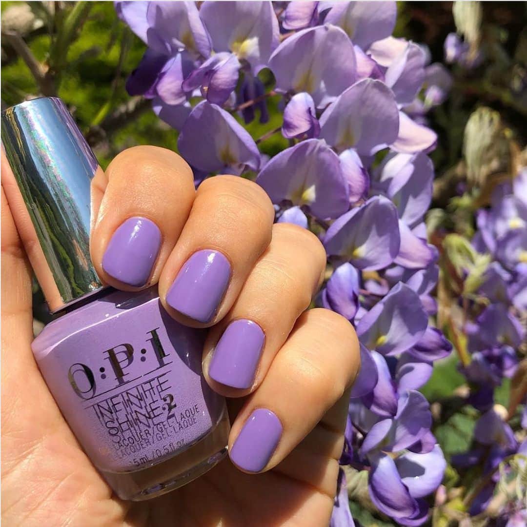 OPIさんのインスタグラム写真 - (OPIInstagram)「Do you lilac it? Because we do! Thanks for sharing @iveaviva #doyoulilacit #purplenails #nails #flowers #purple #nailpolish #notd」5月20日 5時27分 - opi