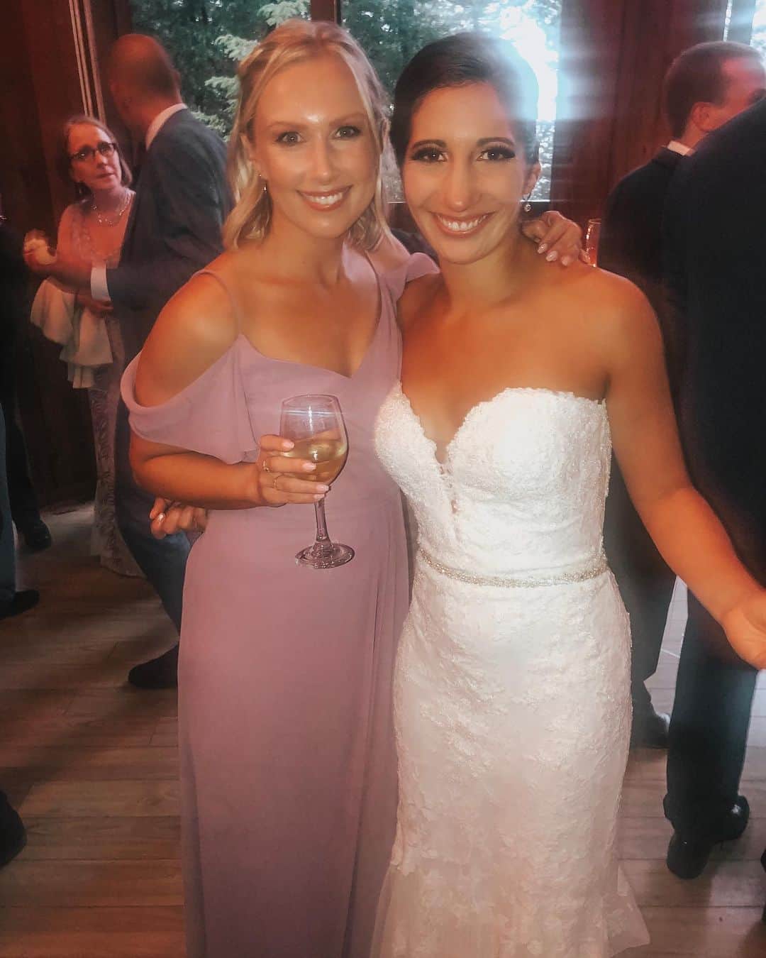 マリヤ・コロレバのインスタグラム：「Yesterday I watched one of my closest friends walk down the aisle and marry the man of her dreams. Although it was raining 🐱and🐶 it was still the perfect day in my eyes. Megan, you deserve a lifetime of love, happiness, and adventure and I know that you Will are going to have just that. I can’t wait to watch your family grow 👫 I am so happy for you both and love you dearly! ❤️ #willyouholdmyhansley #synchrosisters #tridelta」