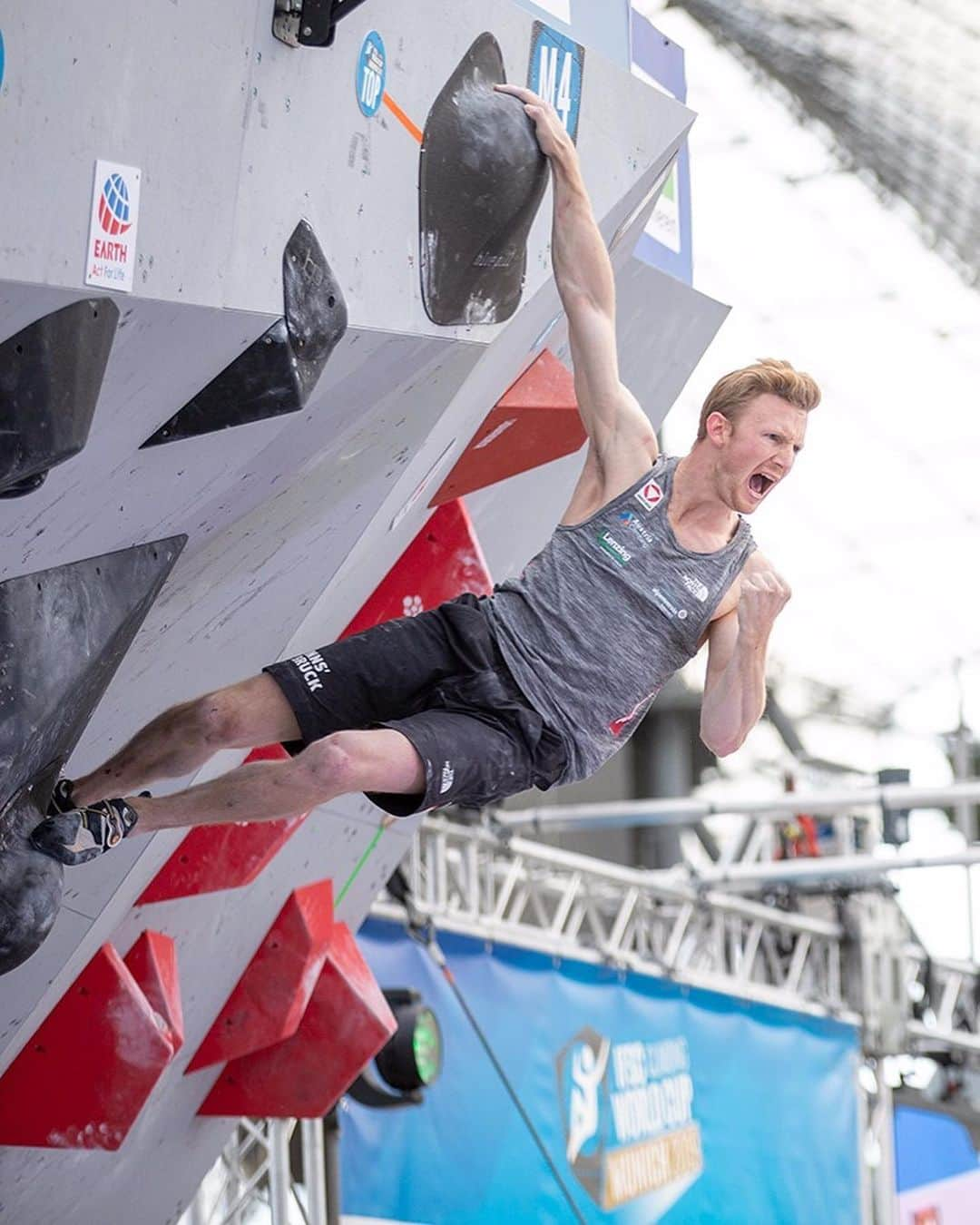 ヤコブ・シューベルトさんのインスタグラム写真 - (ヤコブ・シューベルトInstagram)「What a day 😱🎉🎉 First place 🥇 here in Munich in front of an amazing crowd! My 3rd bouldering Worldcup victory, with the last one back in 2013.  @adam.ondra climbed fantastically in Finals flashing the first three boulders but he failed to reach the zone on B4 and I took my chance to ‚steal‘ his win.  My buddy @janhojer completed the podium 🙌💪🏿 Congrats as well to @janja_garnbret who won her 5th!!! consecutive Bouldering Worldcup this season 😱👏🏼 • Photo by @wilhelmheiko from the top that I had to work very hard for. A (for me) hard slab with a big one arm jump finisher 2nd Photo: celebrating the top of B4 • #ifscwc #bouldering #victory #whataday #iwillneverforget #climbing #climber #myinnsbruck  @mammut_swiss1862 @raiffeisen @heeressportzentrum @lasportivagram @innsbrucktourism @gloryfy @thecrag_worldwide」5月20日 5時54分 - jakob.schubert