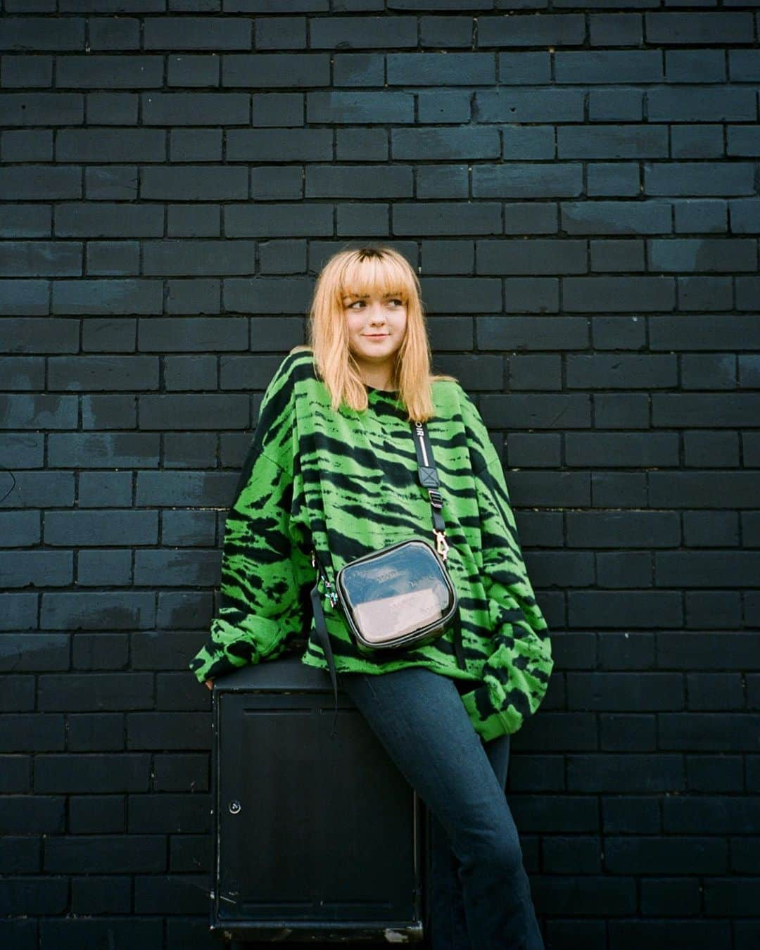 HYPEBEASTさんのインスタグラム写真 - (HYPEBEASTInstagram)「@hypebeaststyle: @maisie_williams is featured in the latest @marchenoirltd editorial. The @gameofthrones actress is seen styled in the brand’s latest collection, as photographed in Hackney, London.  Photo: @martinmougeot」5月20日 5時59分 - hypebeast