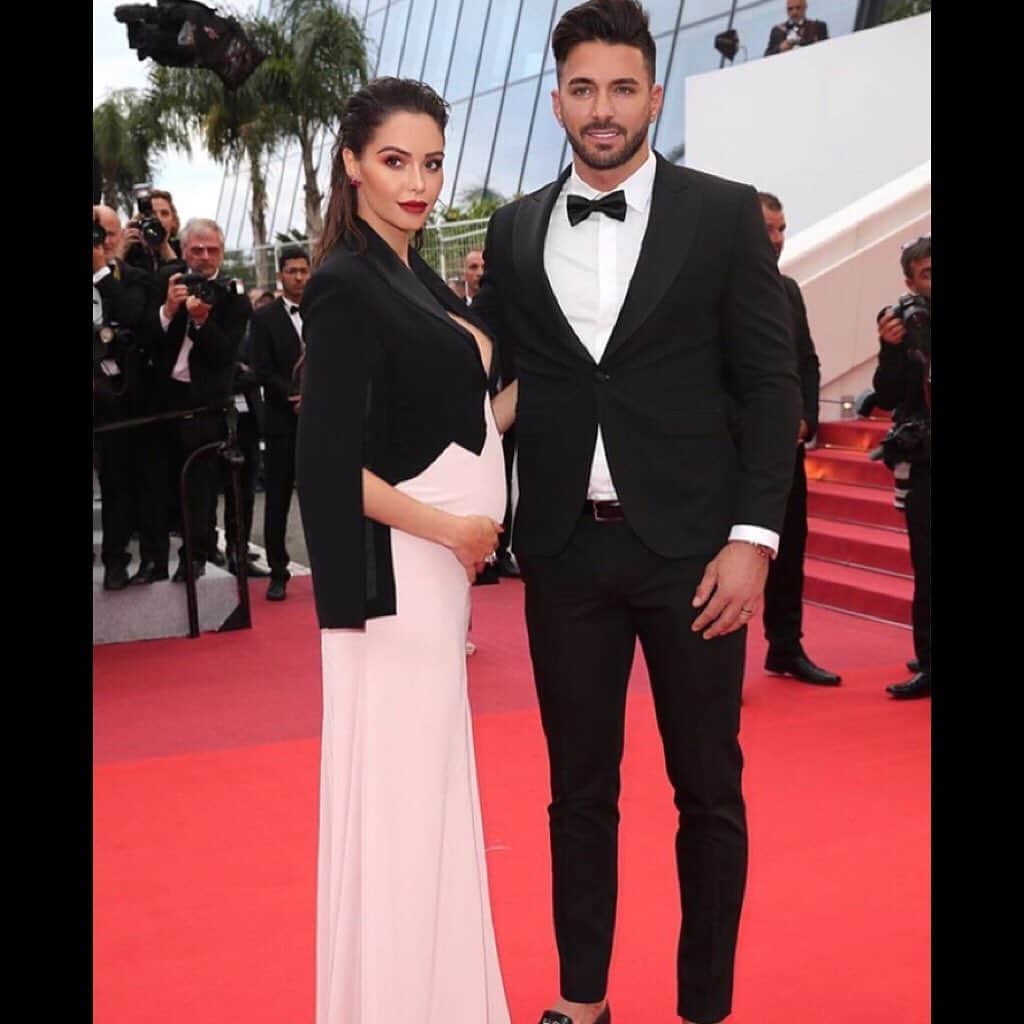 のインスタグラム：「Nabilla @nabilla rocking the red carpet with my evening tuxedo dress  available @netaporter styled by @camilleseydoux @festivaldecannes #nabilla #camilleseydoux #alexismabille #netaporter #tuxedodress #tale #eveninggown #bicolore #black&pink #tuxedo #cannesfilmfestival2019 #redcarpet #lacroisette」