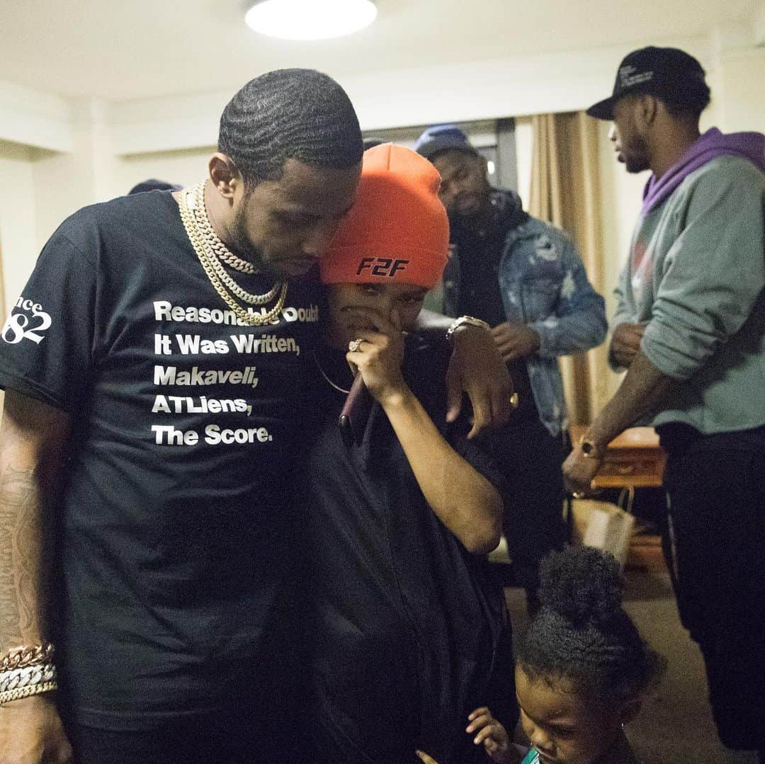 ファボラスさんのインスタグラム写真 - (ファボラスInstagram)「Backstage Vibes [shot by @alimdevore]  #RedBullMusicFestivalTeyanaTaylor #NYC」5月20日 6時06分 - myfabolouslife