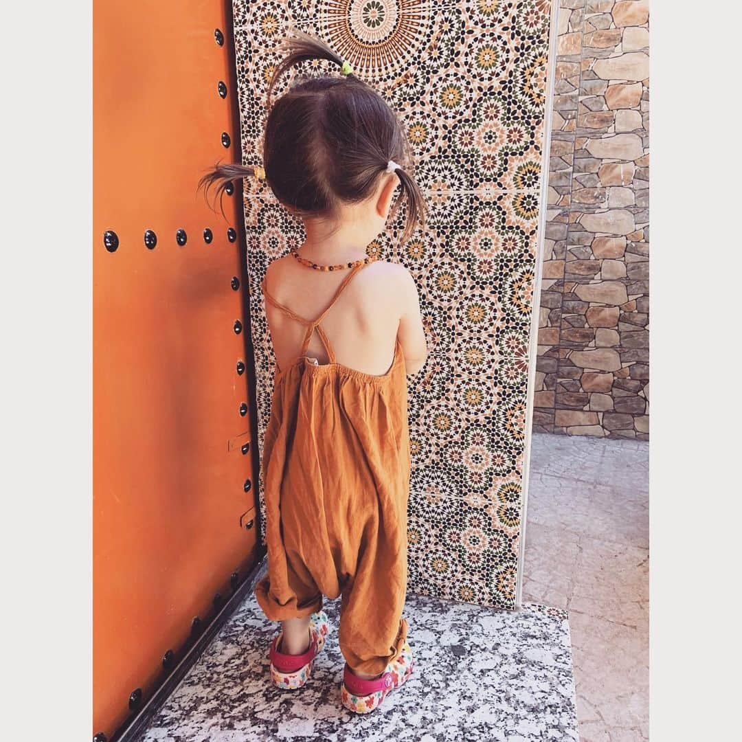 ダイアナ湯川さんのインスタグラム写真 - (ダイアナ湯川Instagram)「Souk time! . . . . #daughter #toddler #babygirl #cutie #mygirl #cuteness #love #mamalife  #motherhood #family #blessed #morocco #marrakech #travel #sunshine #souk market」5月20日 6時16分 - diana.yukawa