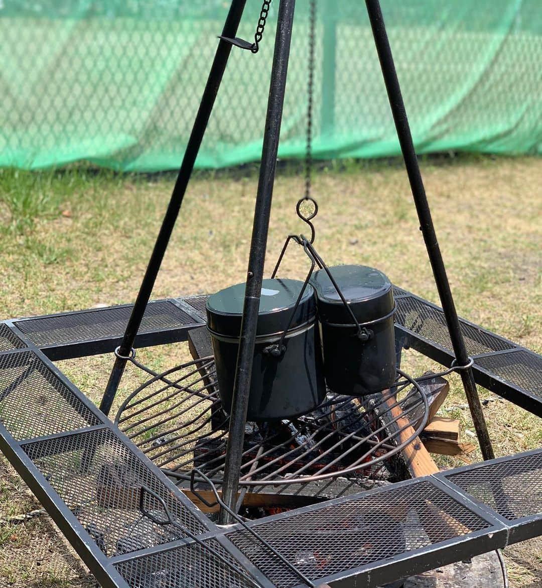 森上亜希子さんのインスタグラム写真 - (森上亜希子Instagram)「昨日はラグビーチームのBBQ！ めっちゃ本格的！ 飯盒炊爨で炊いたお米はとっても美味しかったです！  ラグビー最高🏉  #ラグビー #rugby  #チームスポーツ #teamsports #bbq #飯盒炊爨 #tennis #テニス #teenisplayer」5月20日 6時23分 - akiko_morigami